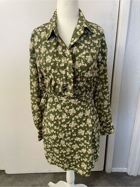 NWT Aralina Green Flower Midi Dress Size M